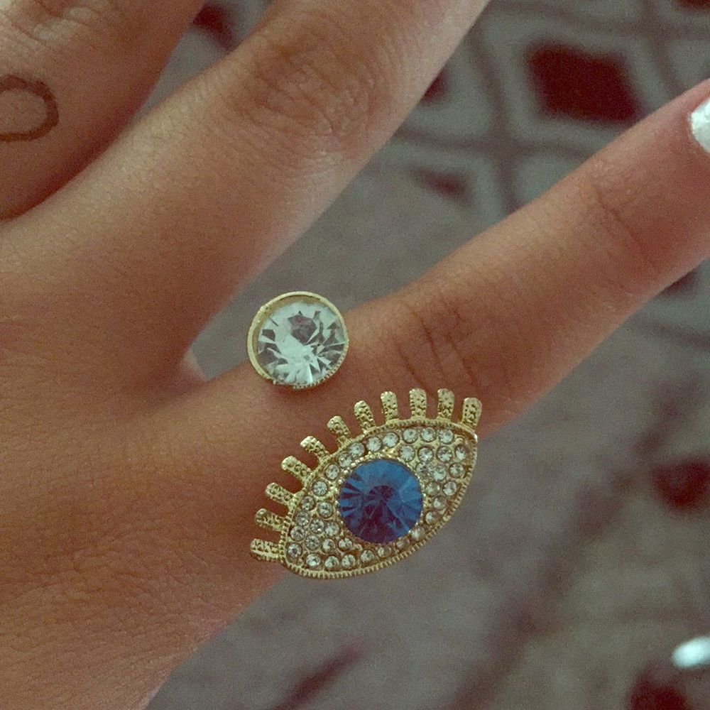 Eye ring